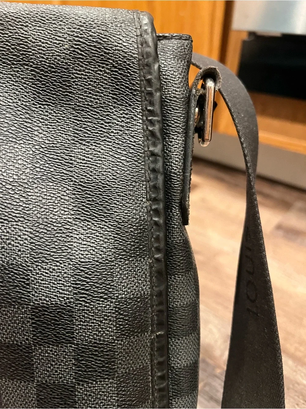 Authentic Louis Vuitton Daniel MM Messenger Bag - Damier Graphite Canvas